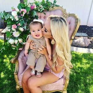 Meet your Posher, Baily